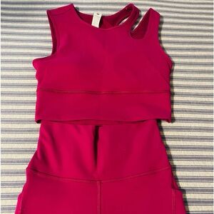 LULULEMON Top and button 1 SeT. I used twice.